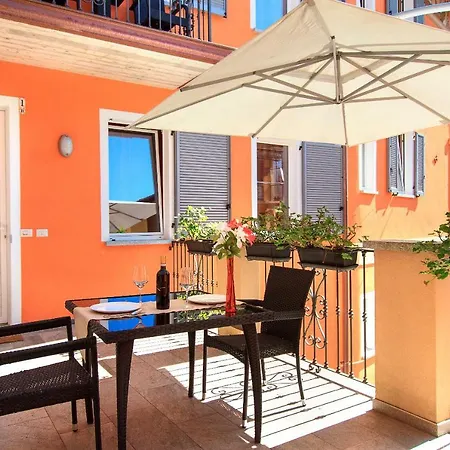 La Lombarda Centro Storico Apartment Stresa