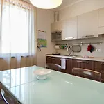 La Lombarda Centro Storico 아파트 *