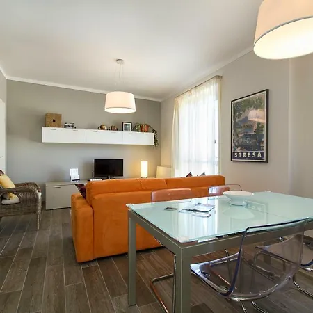 La Lombarda By Stresahome - Centro Storico Apartamento *